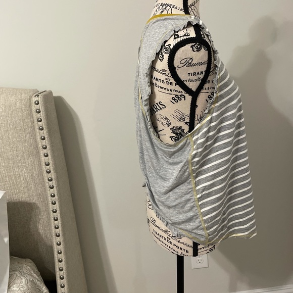 Grey Tank - Picture 5 of 8